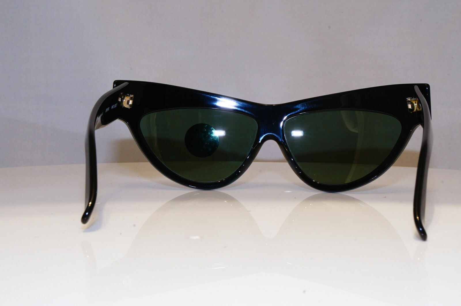 Ray-Ban 1983 Vintage Sunglasses Bausch & Lomb Onyx Hipster Black G15 Green W0807